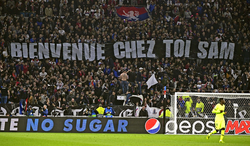 57 889 Supporters Pour Les 1/8 De Finale De Ligue Des Champions ...